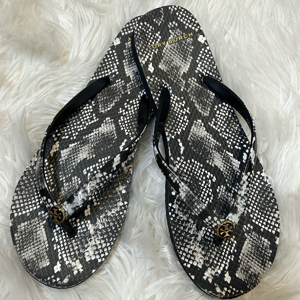 TORY BURCH FLIP FLOP SNAKE PRINT SZ 8